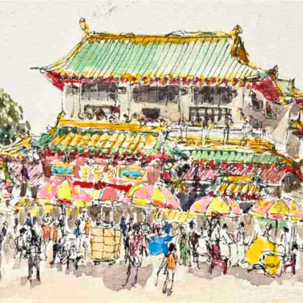 Watercolor painting of a bustling street market with colorful umbrellas in front of a traditional Chinese-style building.