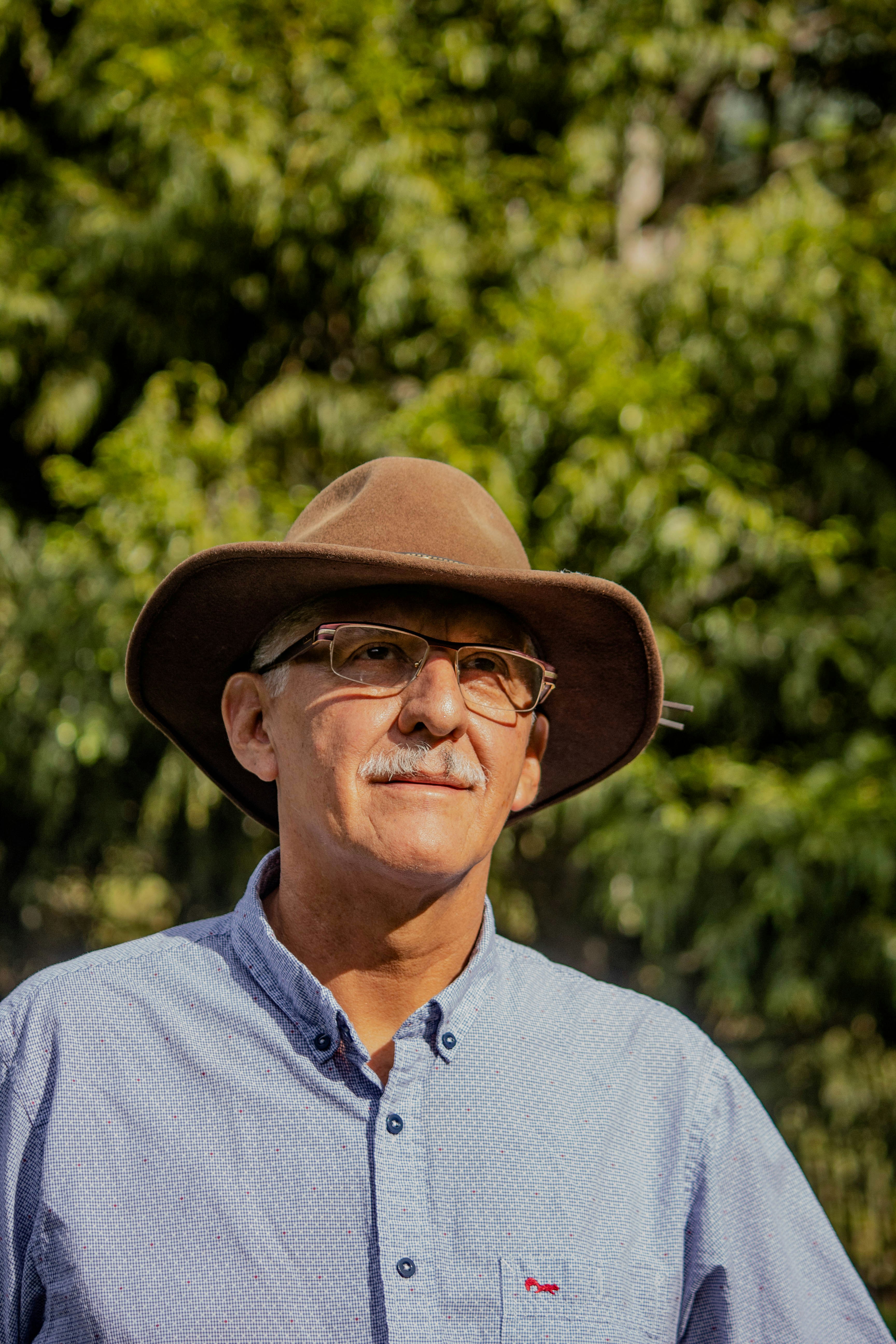 [headshot] image of customer (for a home inspector)