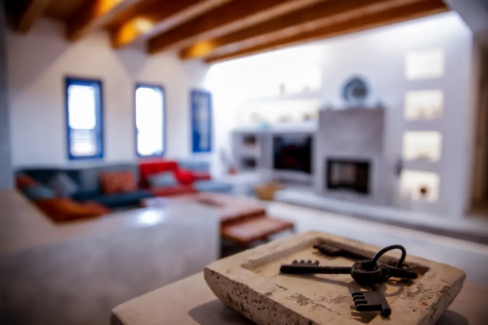 Bienvenidos a Can Javi de Palma, salón amplio y luminoso con arquitectura mediterránea