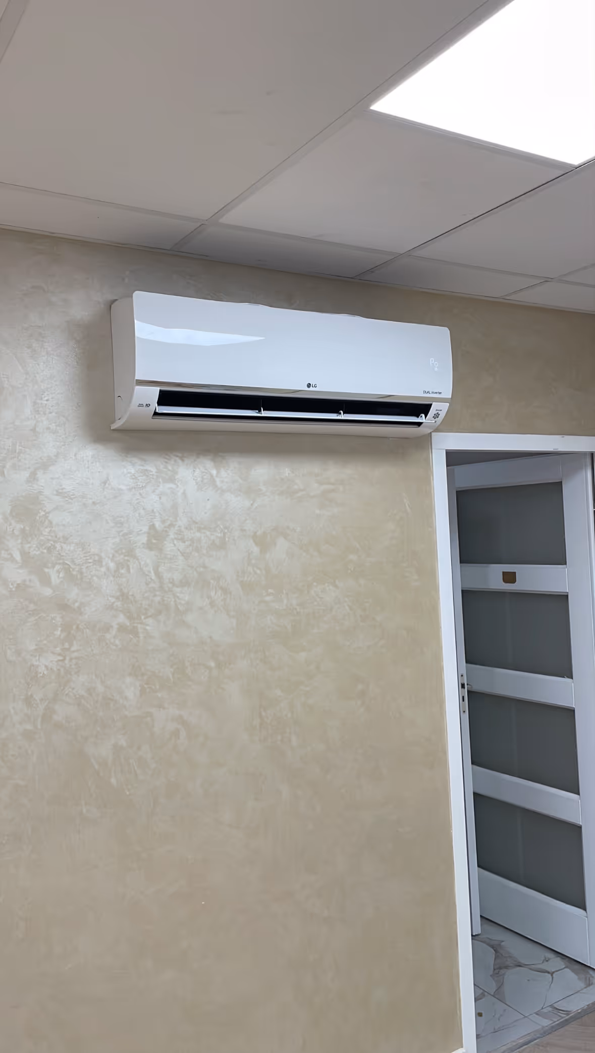 Clyma airco installatie in feestzaal in Rucphen voor comfortabele koeling en verwarming
