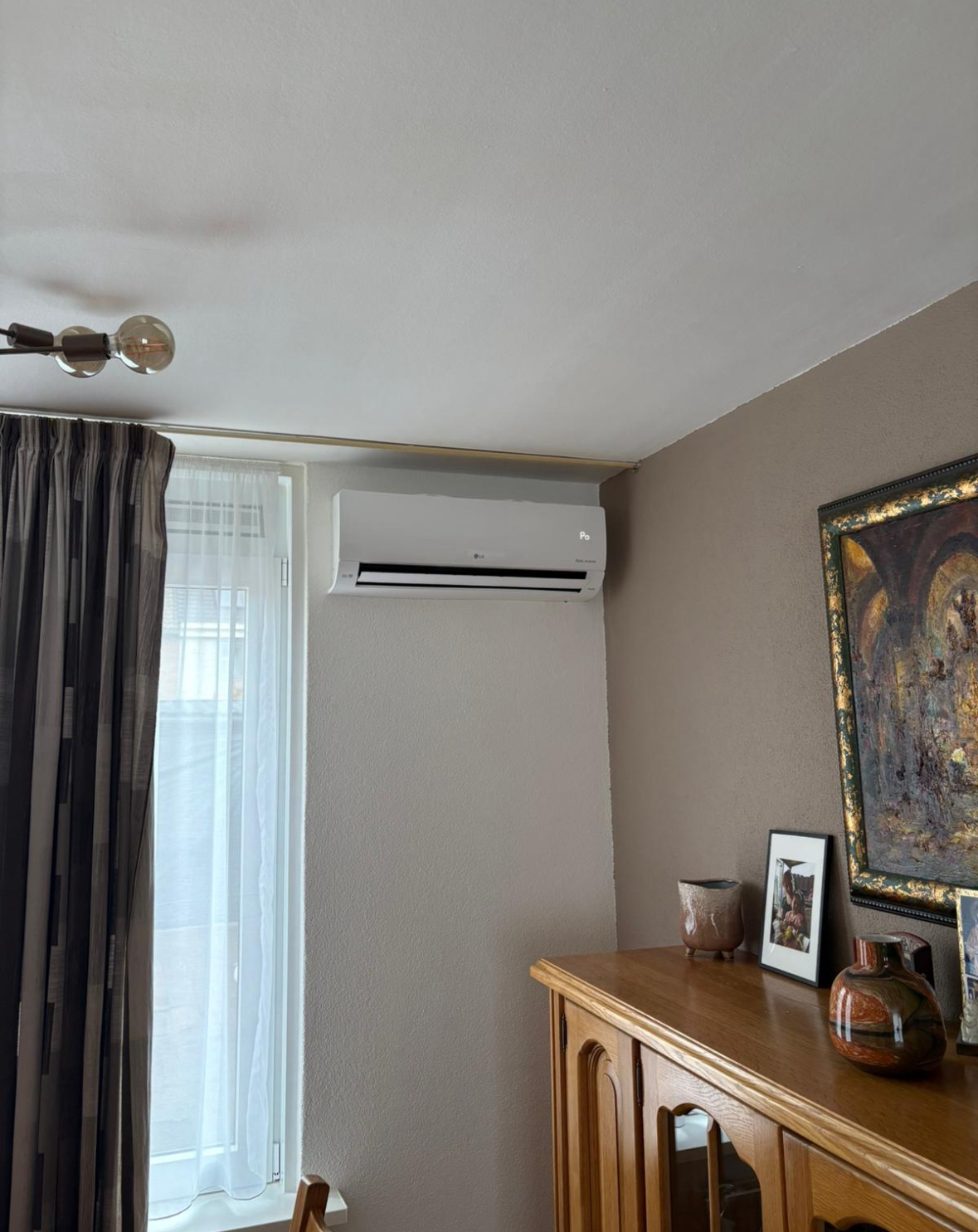 Clyma LG airco installatie in woonkamer in Breda voor energiezuinig koelen en verwarmen