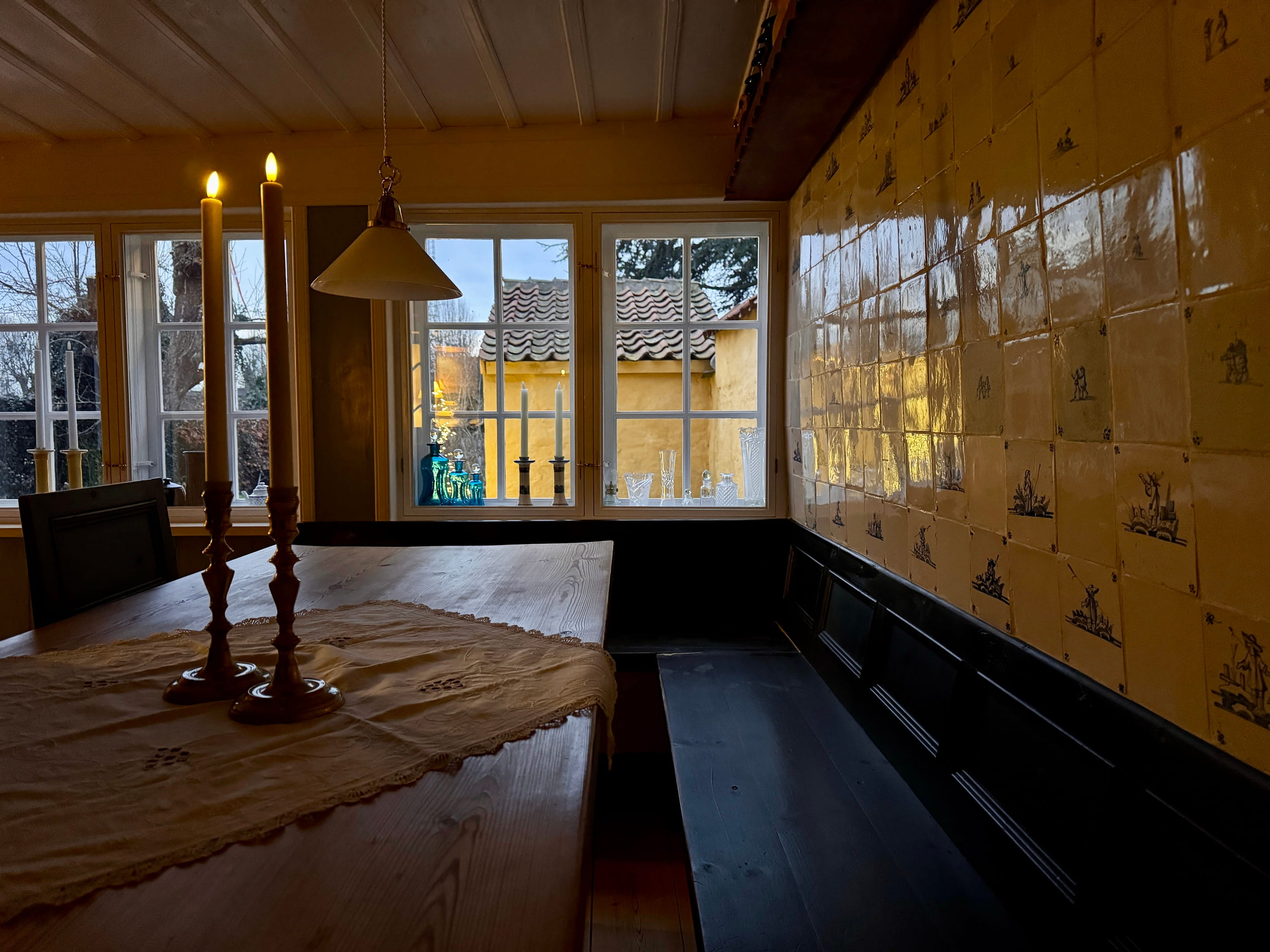 Spisestuen med de hollandske fliser