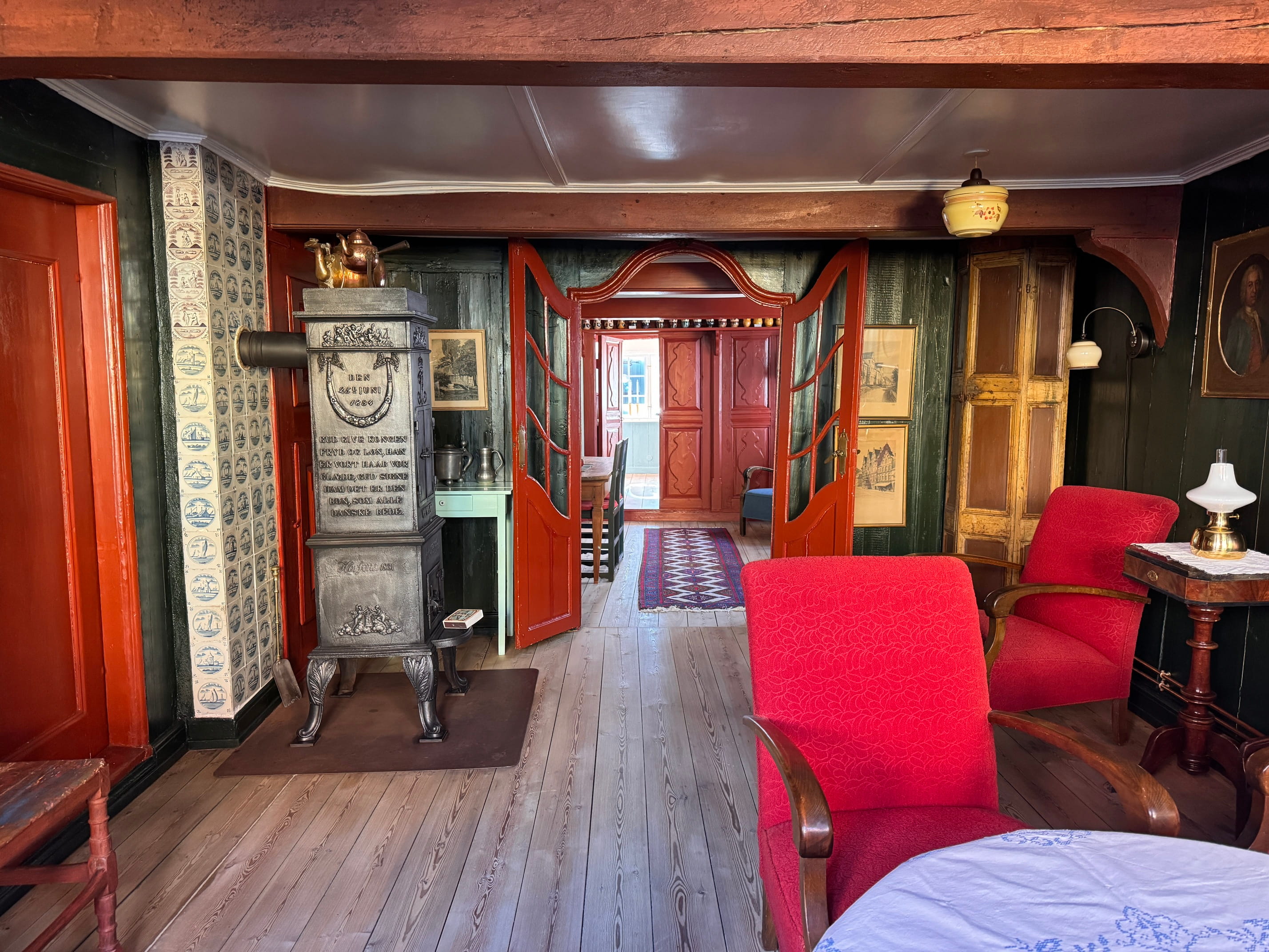 karnapstuen barokdøre antikviteter hollandske fliser antikke møbler