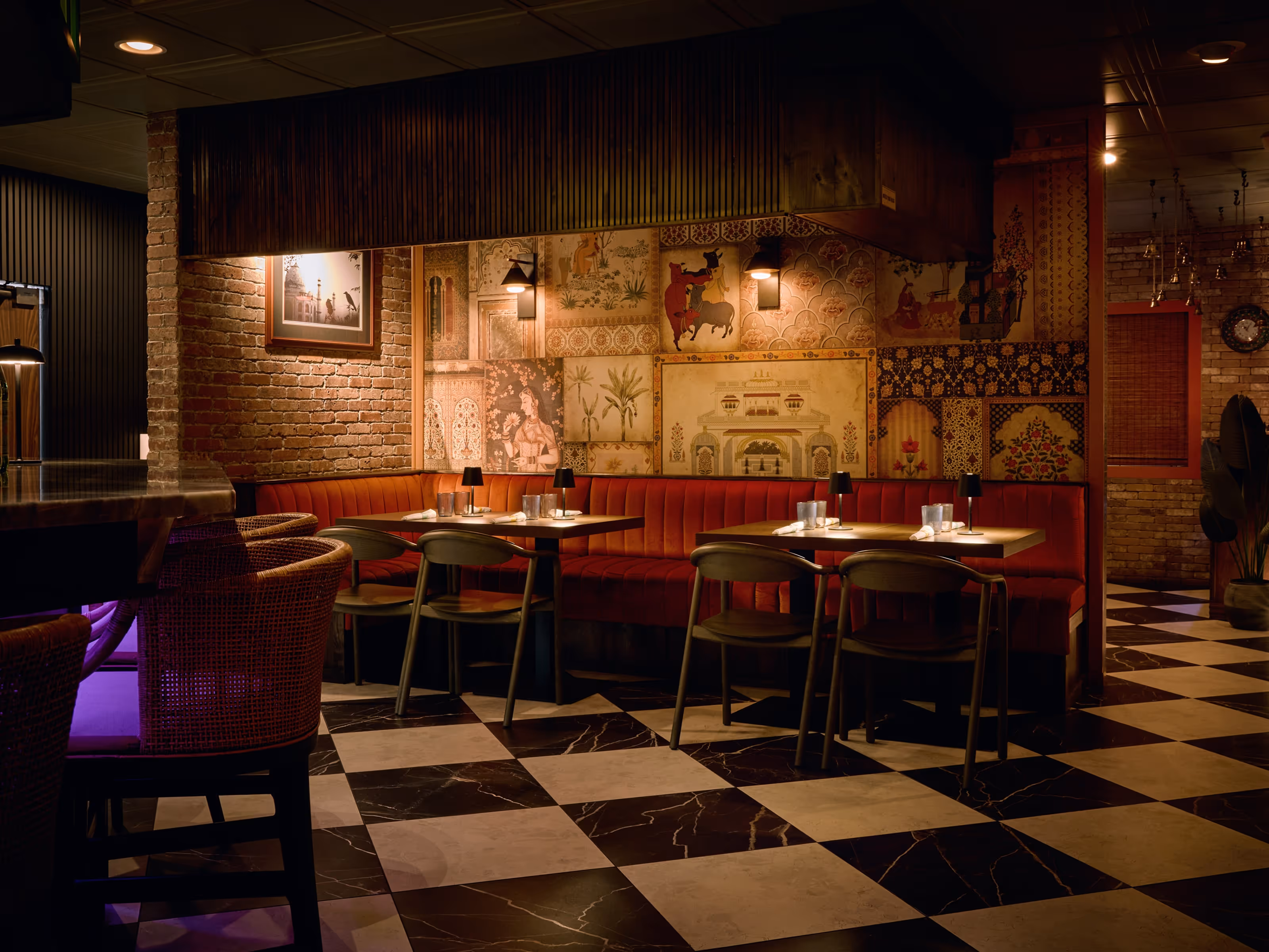 Fullsize hall photo, avif