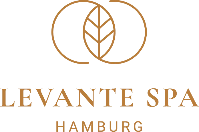 Logo von Levante Spa Hamburg mit einem stilisierten Blattmotiv zwischen zwei Halbkreisen in Kupferfarbe.