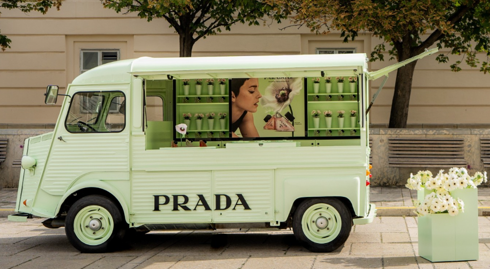 PRADA Paradoxe Roadshow mit Produkt-Staging