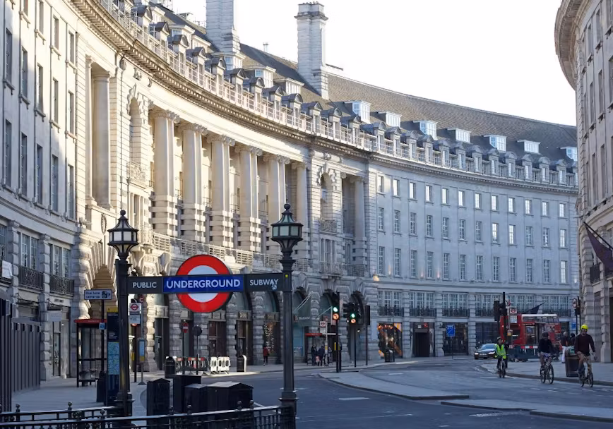 The 5 Best Piccadilly Circus Coworking Spaces for Start-ups, SMEs, and Freelancers