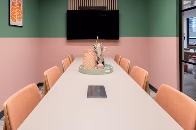 Runway East London Bridge - Muldowney Meeting Room