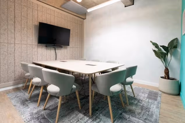 Runway East Aldgate East - Barbara Meeting Room