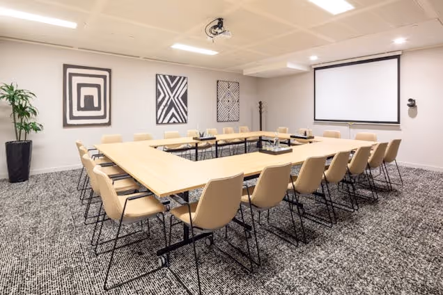 Landmark - 99 Bishopsgate Meeting Room