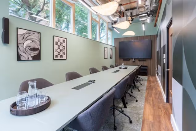 Runway East Borough High Street - Dorrit Meeting Room