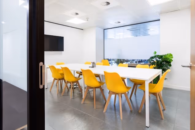 Runway East Bristol Bridge - Thunderbird Meeting Room