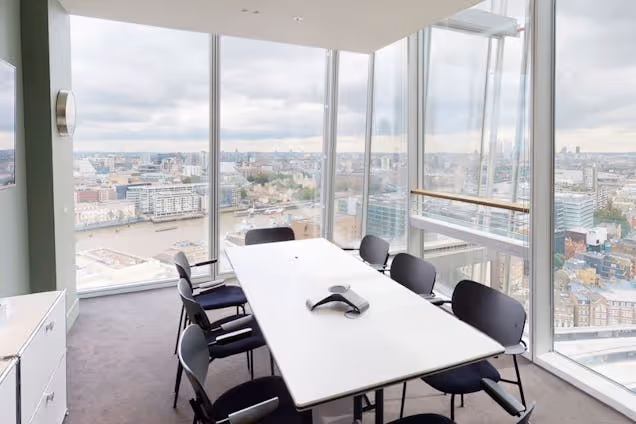 Fora - 24/25 The Shard Meeting Room