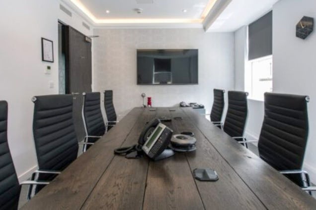 Podium Cambridge House Meeting Room