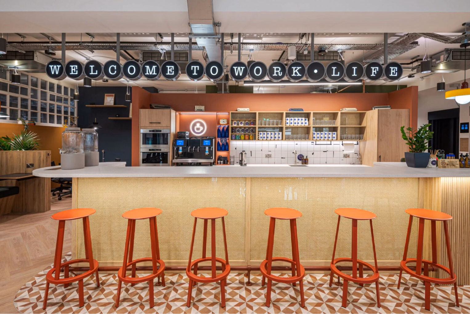 Work.Life Borough combines flexibility with thoughtful workplace amenities. As well as discounted meeting room packages and video conferencing facilities, the building offers a podcast studio, reFIT-powered gym, dog-friendly offices and dedicated prayer facilities, creating a workspace that caters to a wide range of working styles.