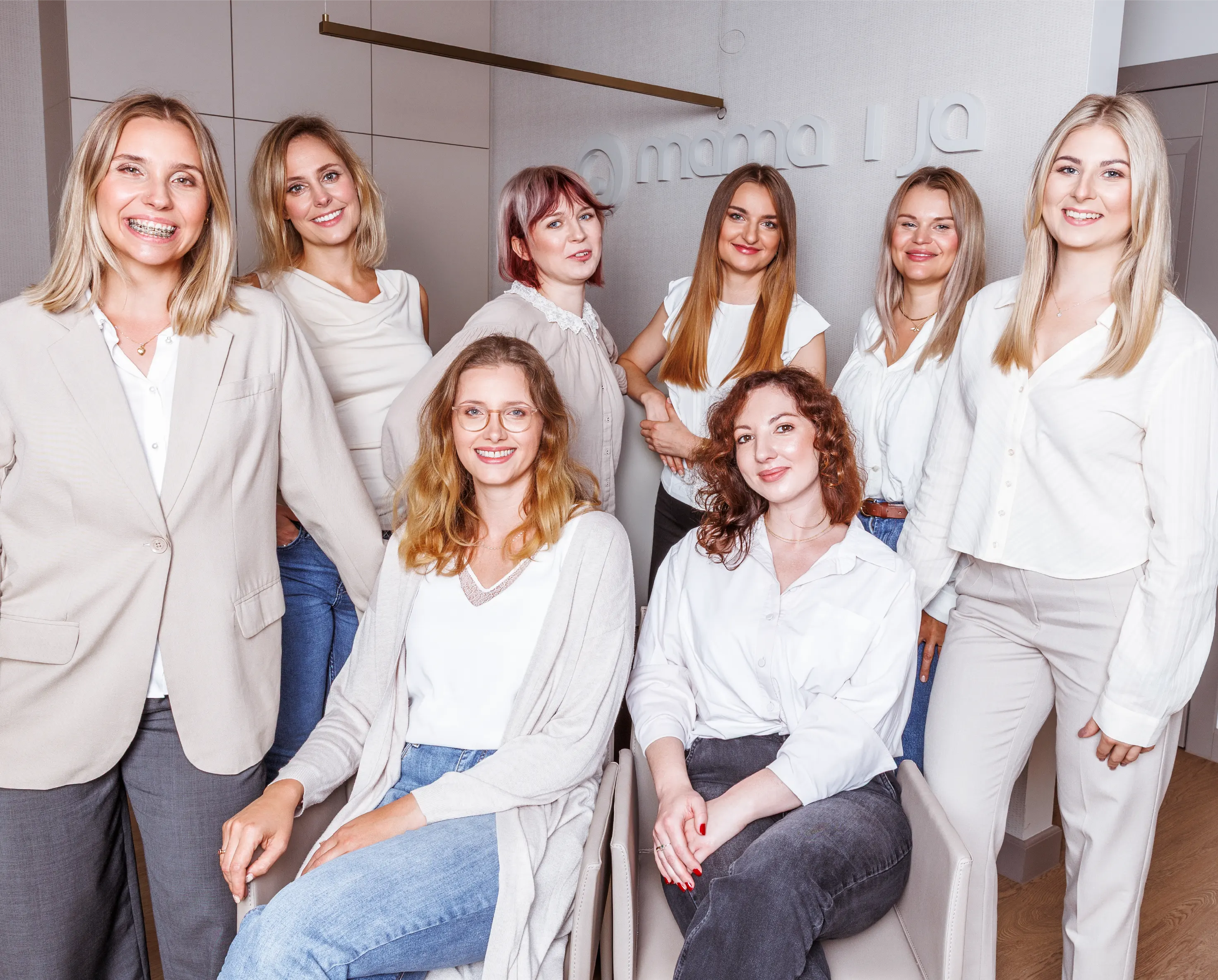 Zdjęcie grupowe - Specjaliści z Centrum Psychologicznego "Mama i Ja" we Wrocławiu