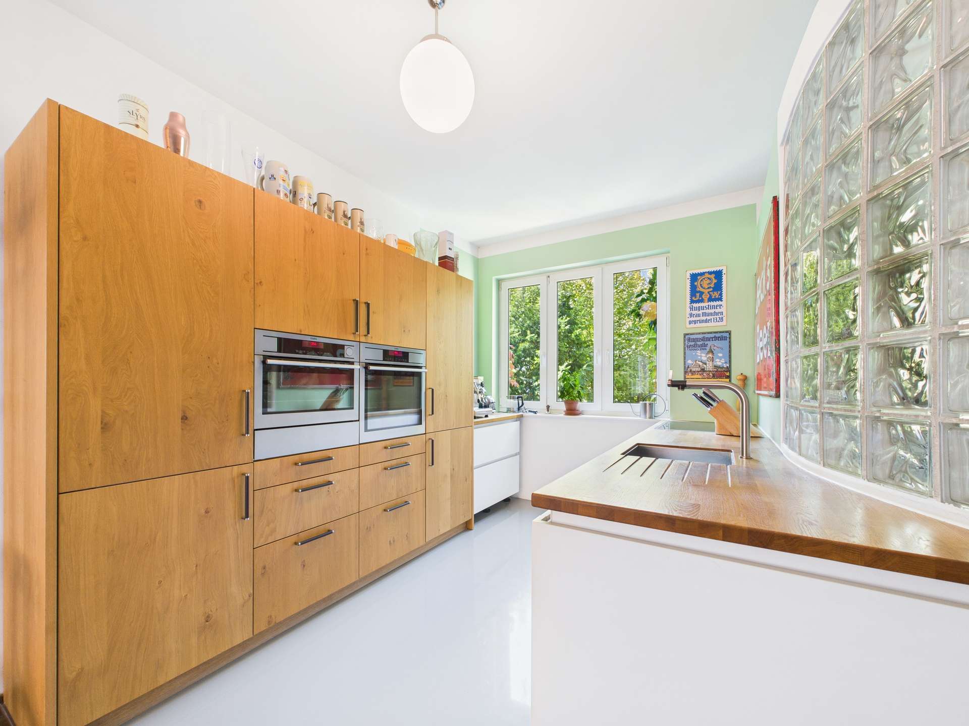 Hochwertige Einbauküche