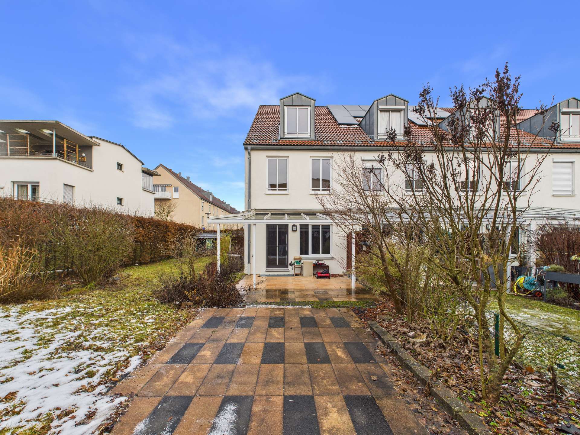 Garten auf der Südseite