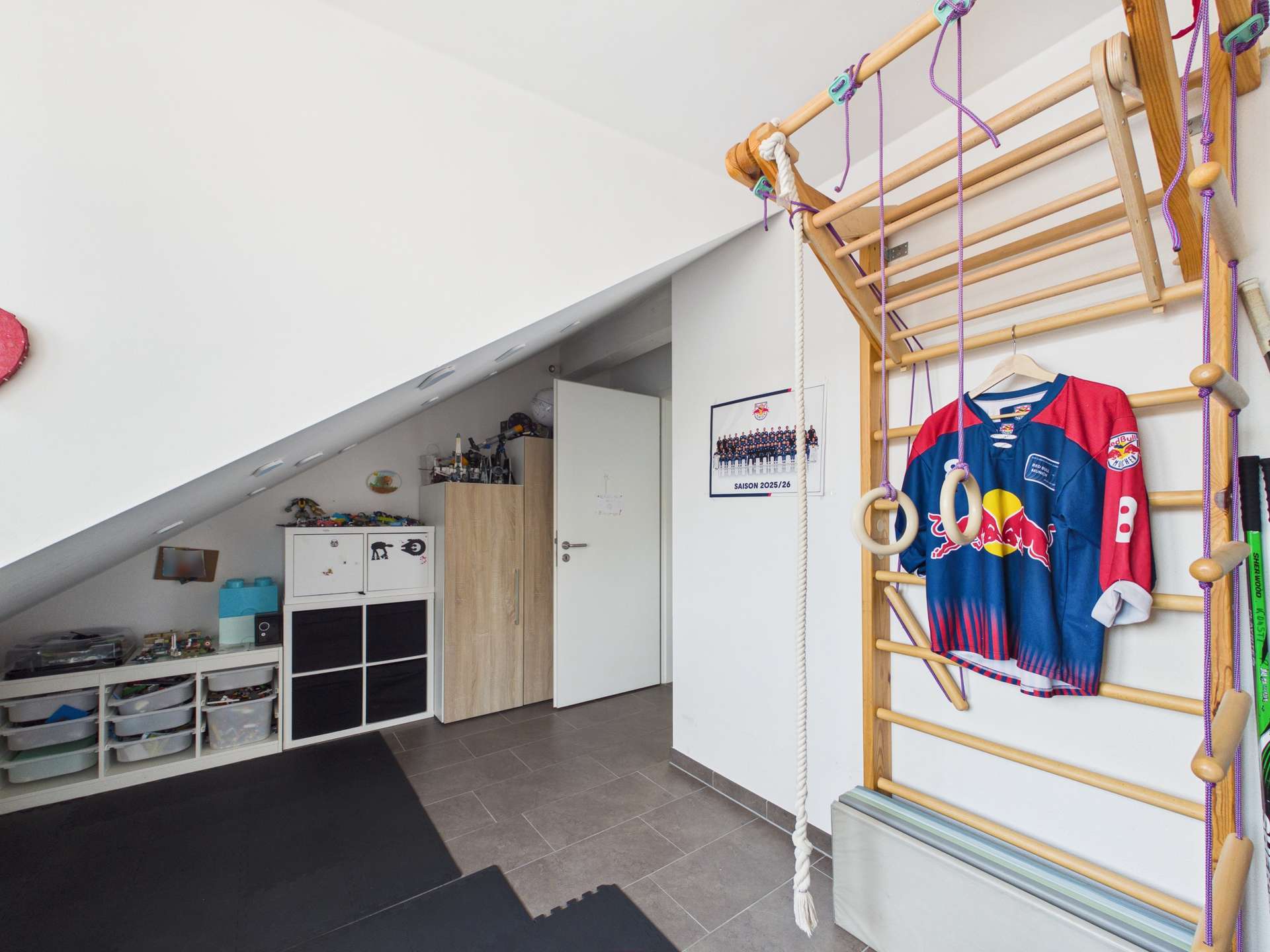 Schlafzimmer 1