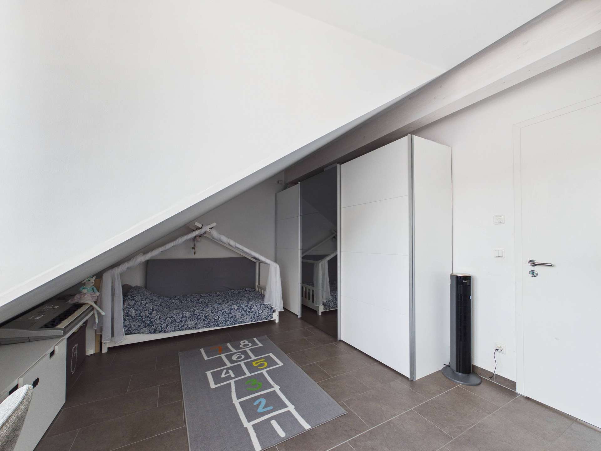 Schlafzimmer 2