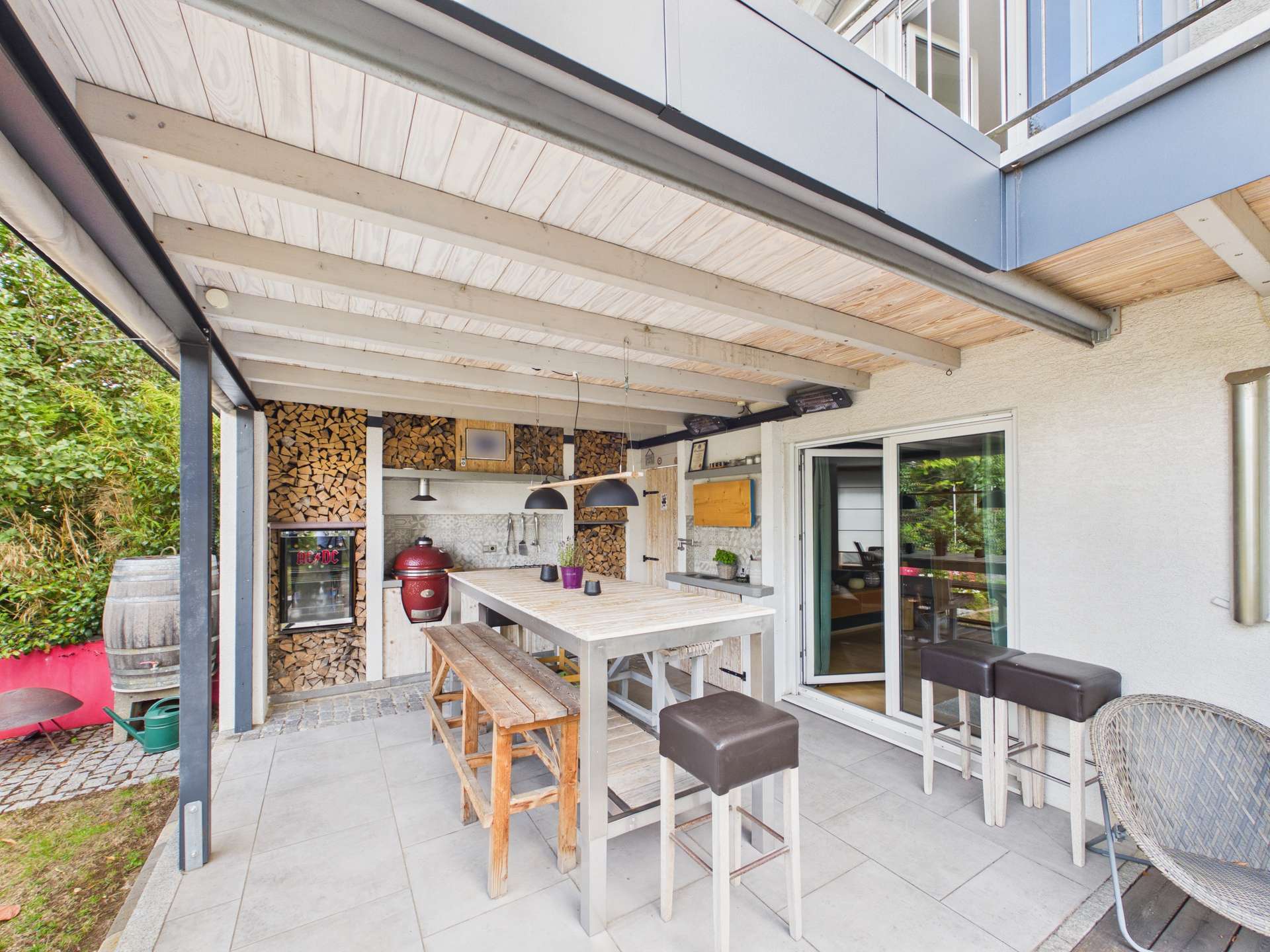 Überdachte Outdoor-Kitchen