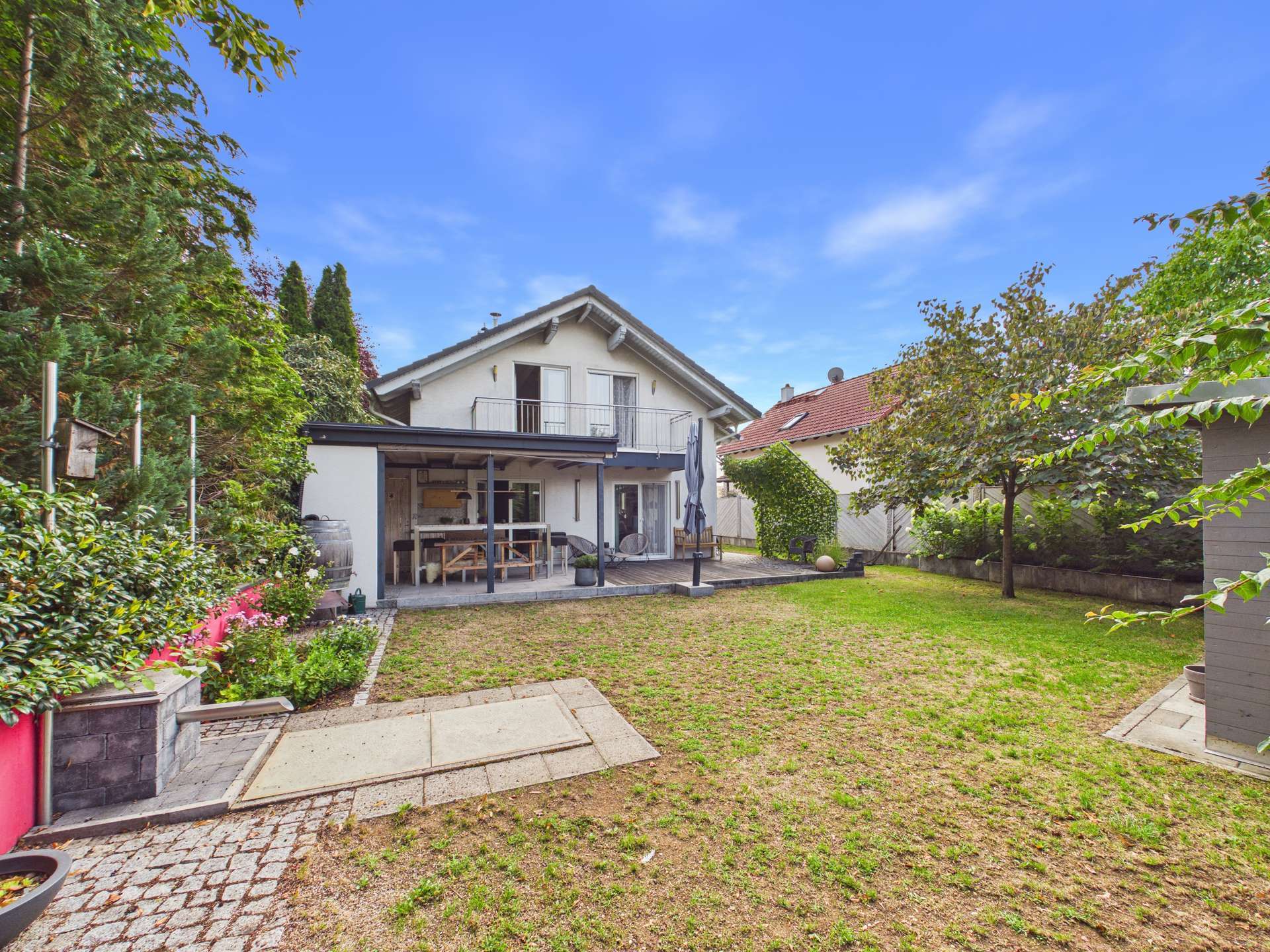 Westansicht auf Terrasse