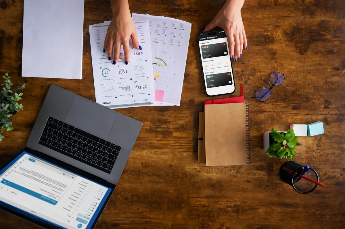 Como acompanhar gastos corporativos da equipe em tempo real