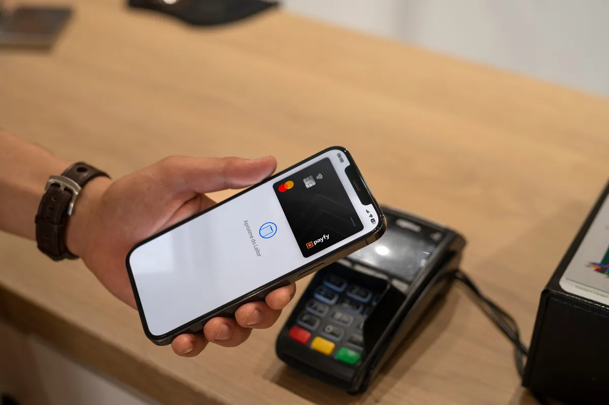 Como controlar gastos com cartão corporativo em tempo real