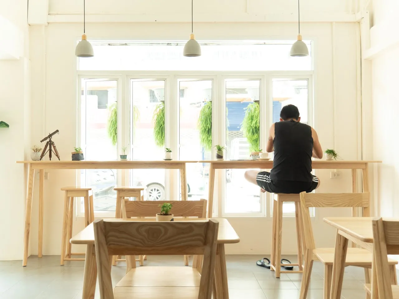 The Best Coffee Shops and Restaurants Within Walking Distance