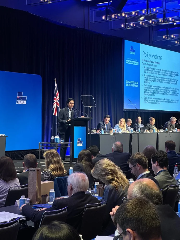 Chanum Torres addresses the Federal Council, Sydney