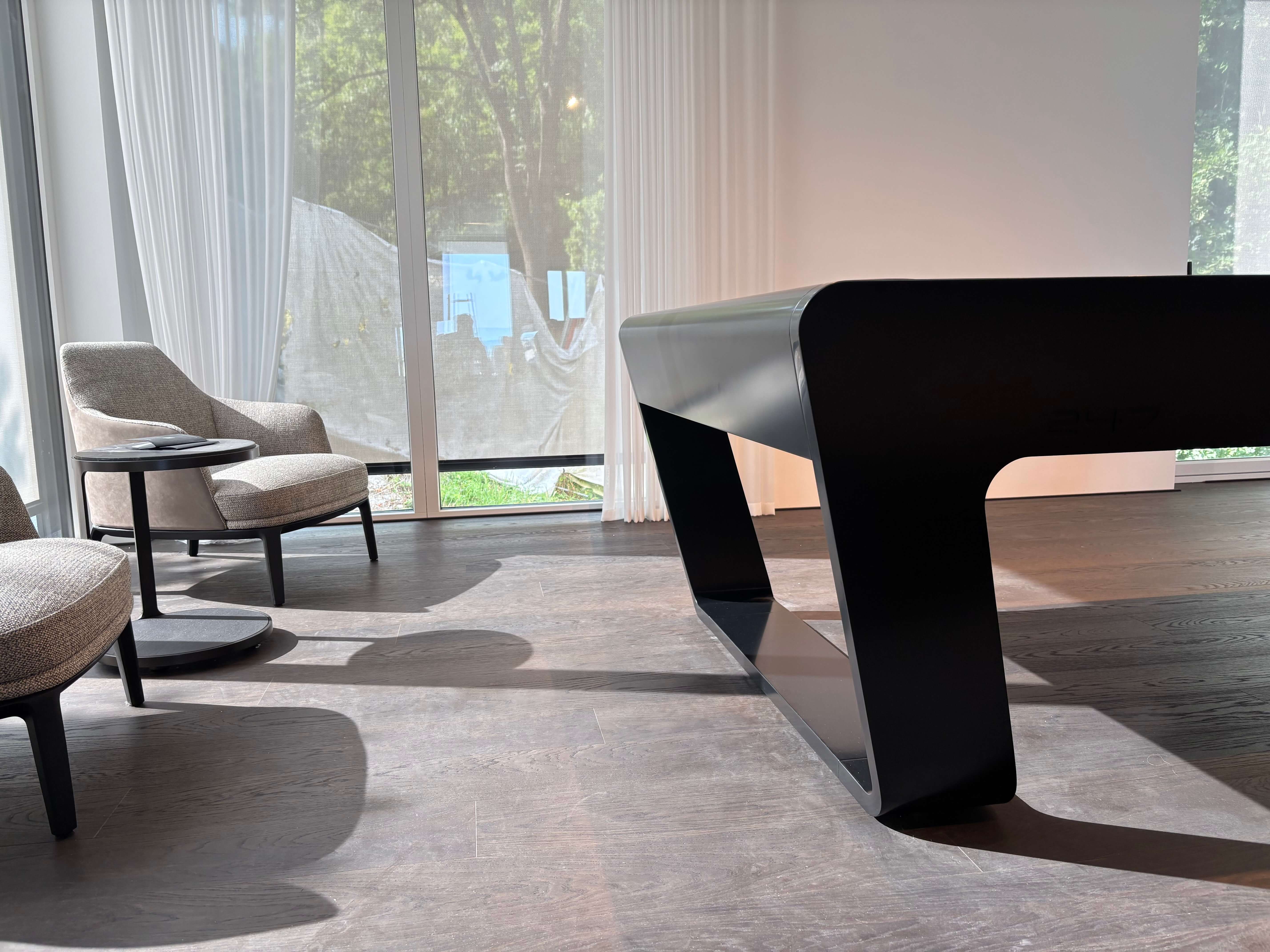 Moderner Design Billardtisch 247 in Corian Schwarz in dunklem modernen Ambiente 