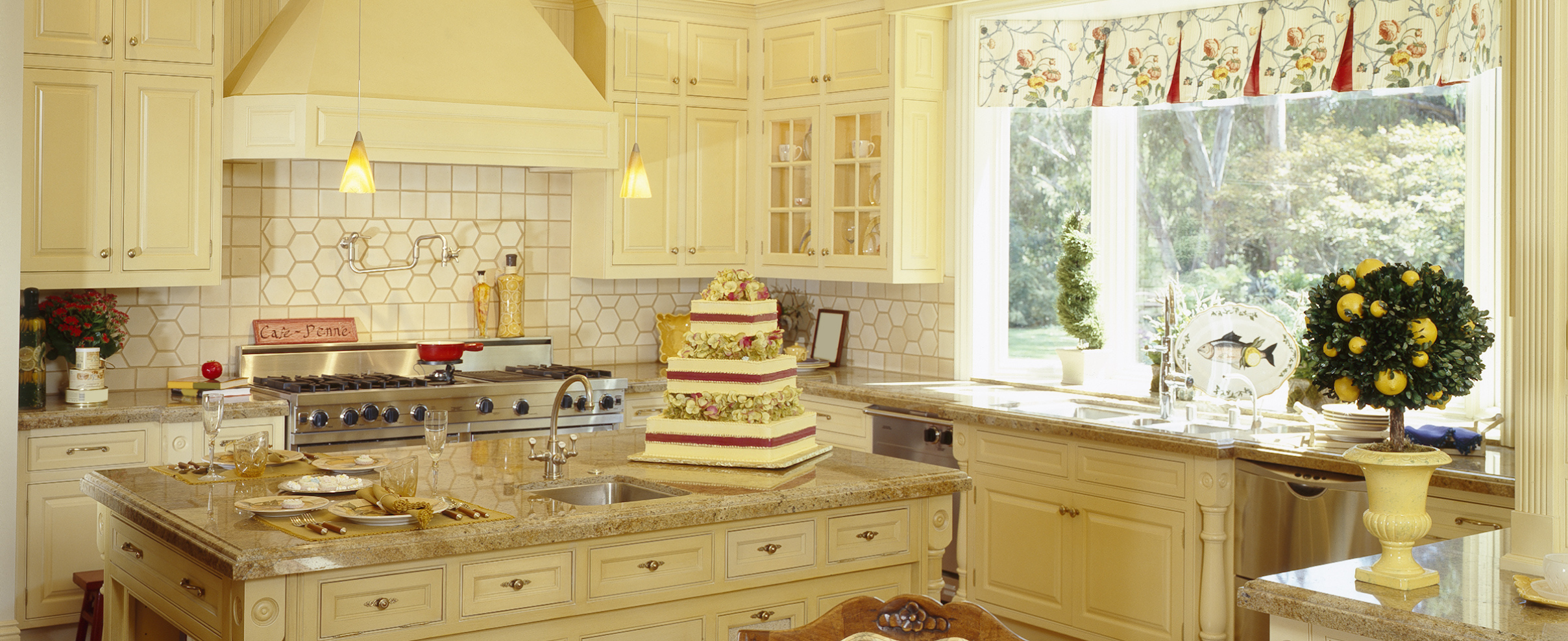 French Country Kitchen Remodel in Connecticut: Colors, Textures & Budget Tips