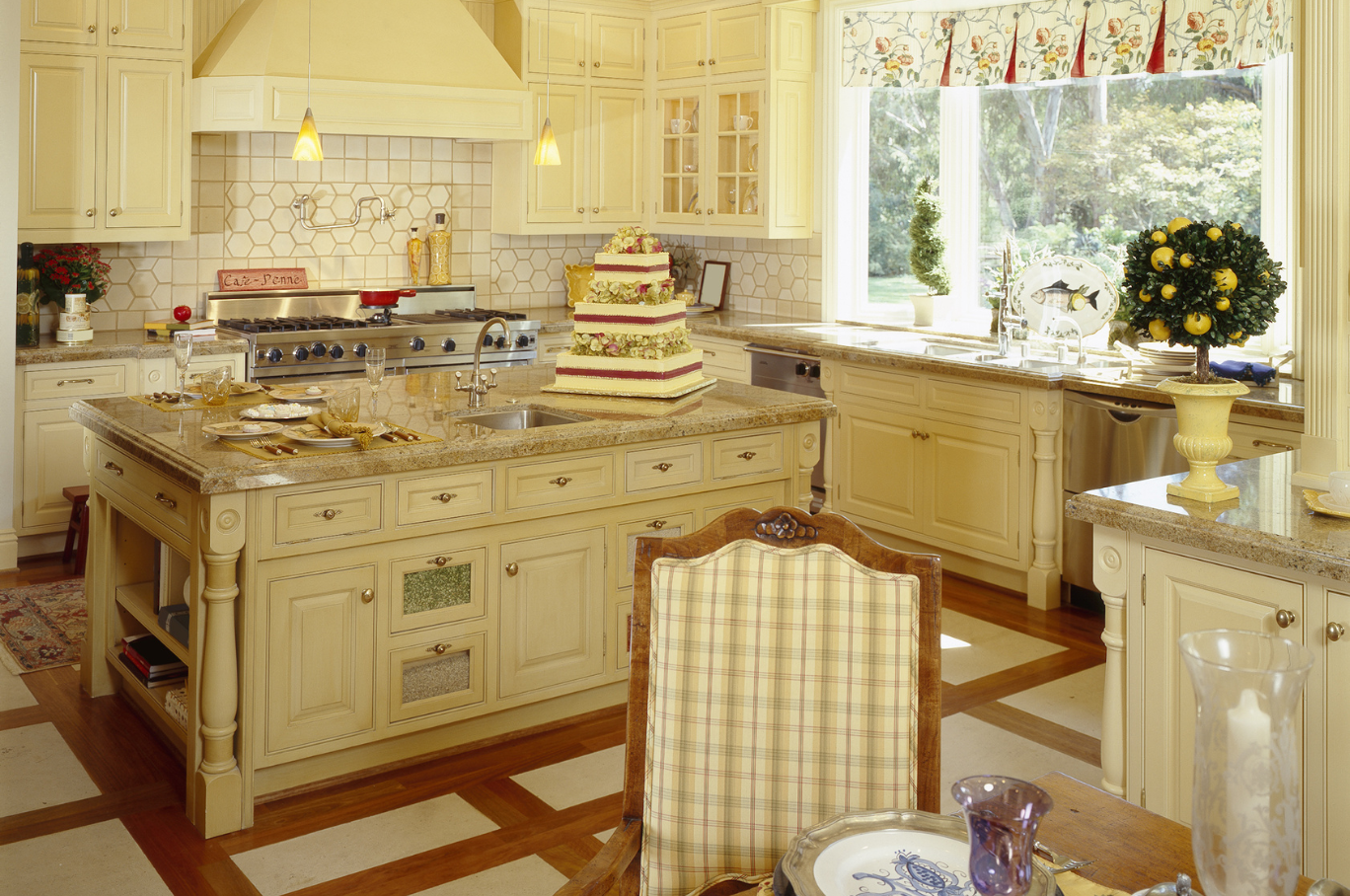 French Country Kitchen Remodel in Connecticut: Colors, Textures & Budget Tips