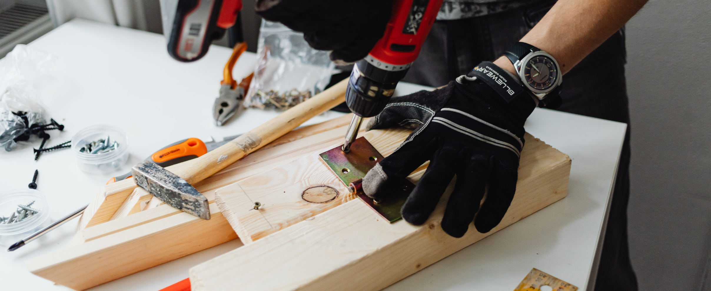 Connecticut Holiday Handyman Services: Safe Décor Installs, Interior Upgrades & Post-Season Cleanups