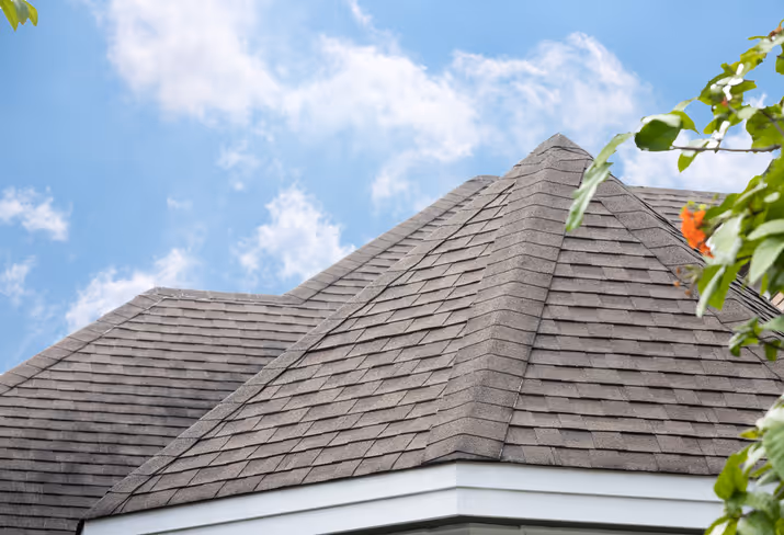Roof repair near me - premium architectural shingles on hip roof by Lodde Roofing - GAF certified roofing contractor Ontario