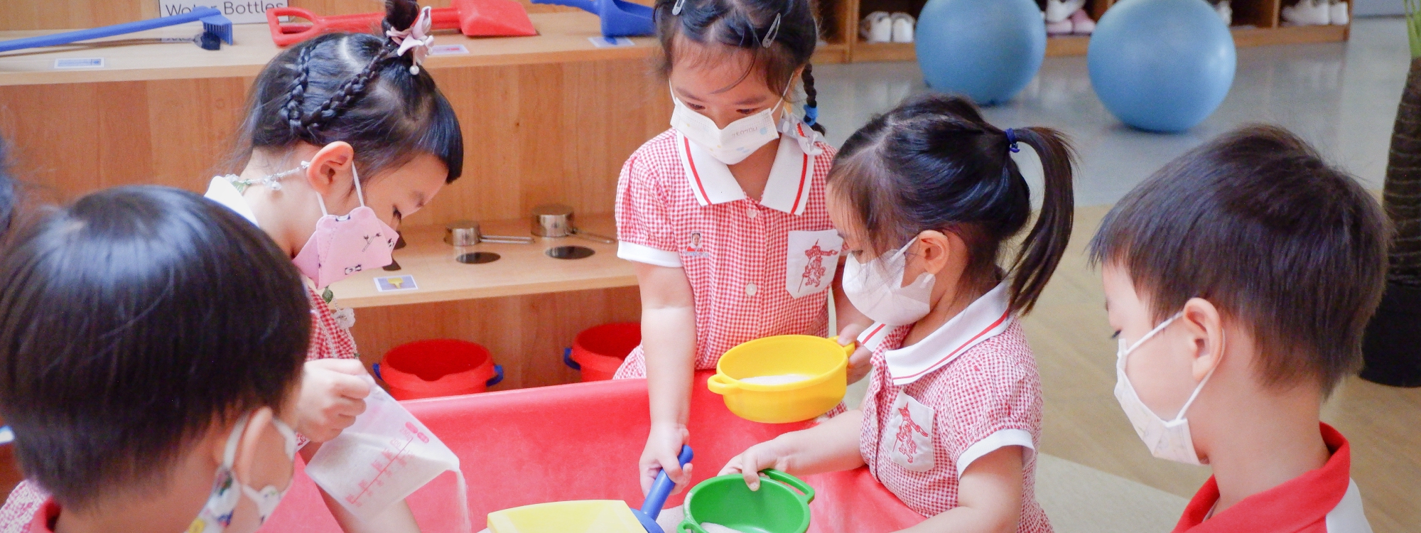 The Early Years Foundation Stage: Blossoming through play