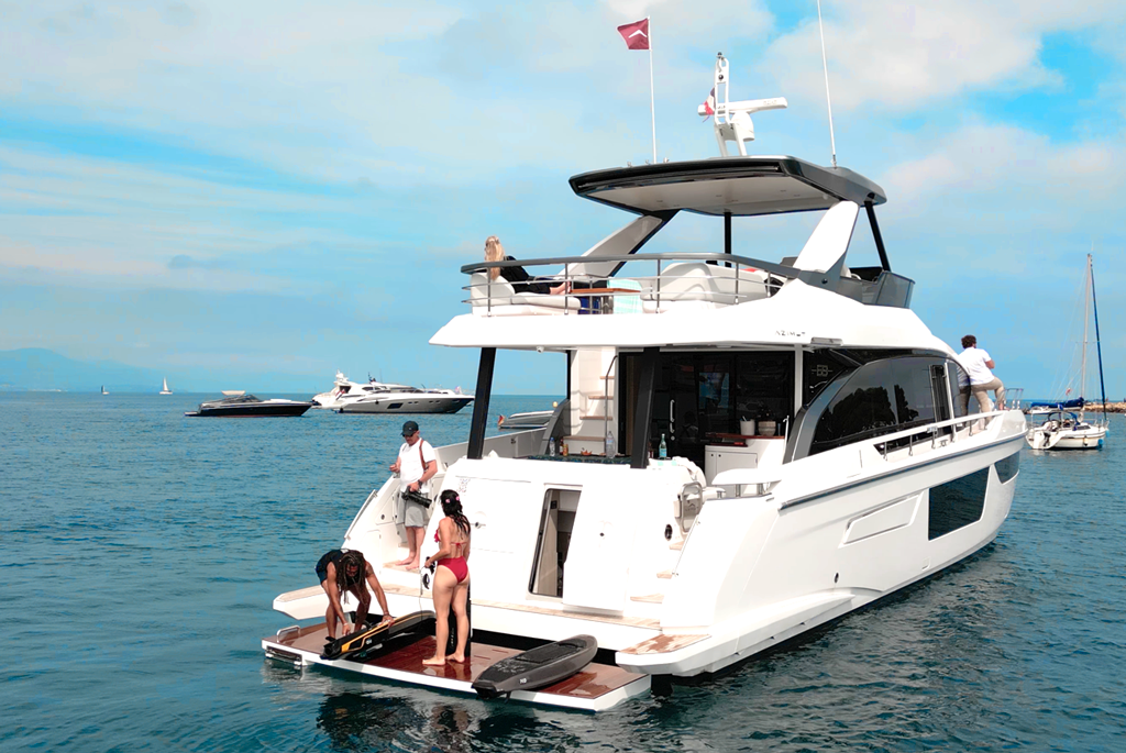 Azimut and the best watertoys