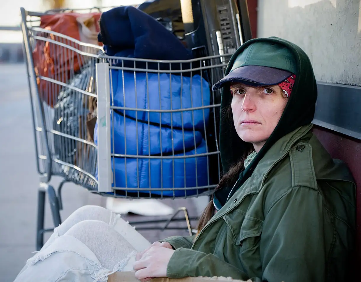 photo de femme sans domicile fixe