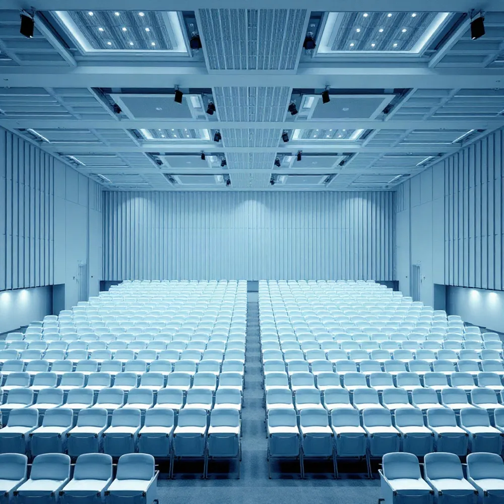 Transform passive followers into active members by utilizing immersive event marketing strategies and personalized digital communication tools.