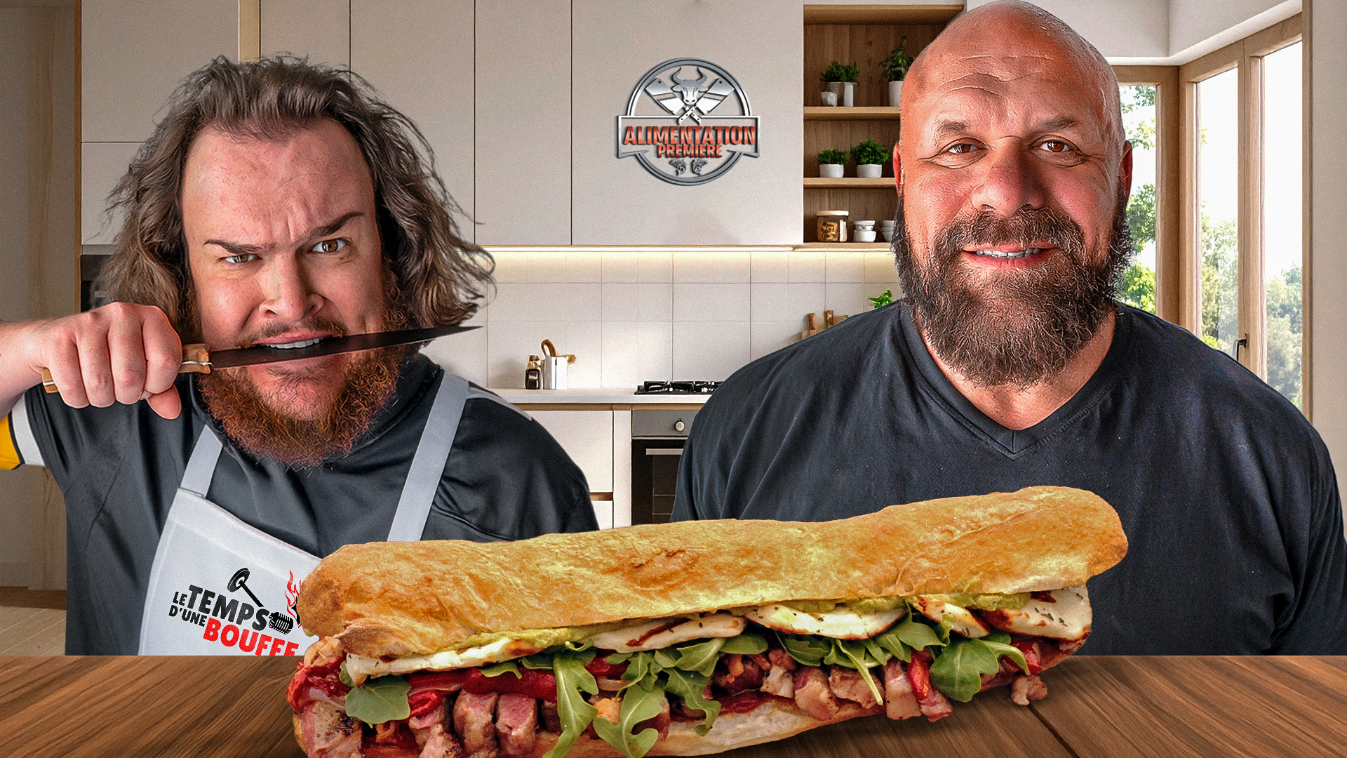 Deux hommes dont un tenant un couteau un couteau dans la bouche et un long sandwich devant eux