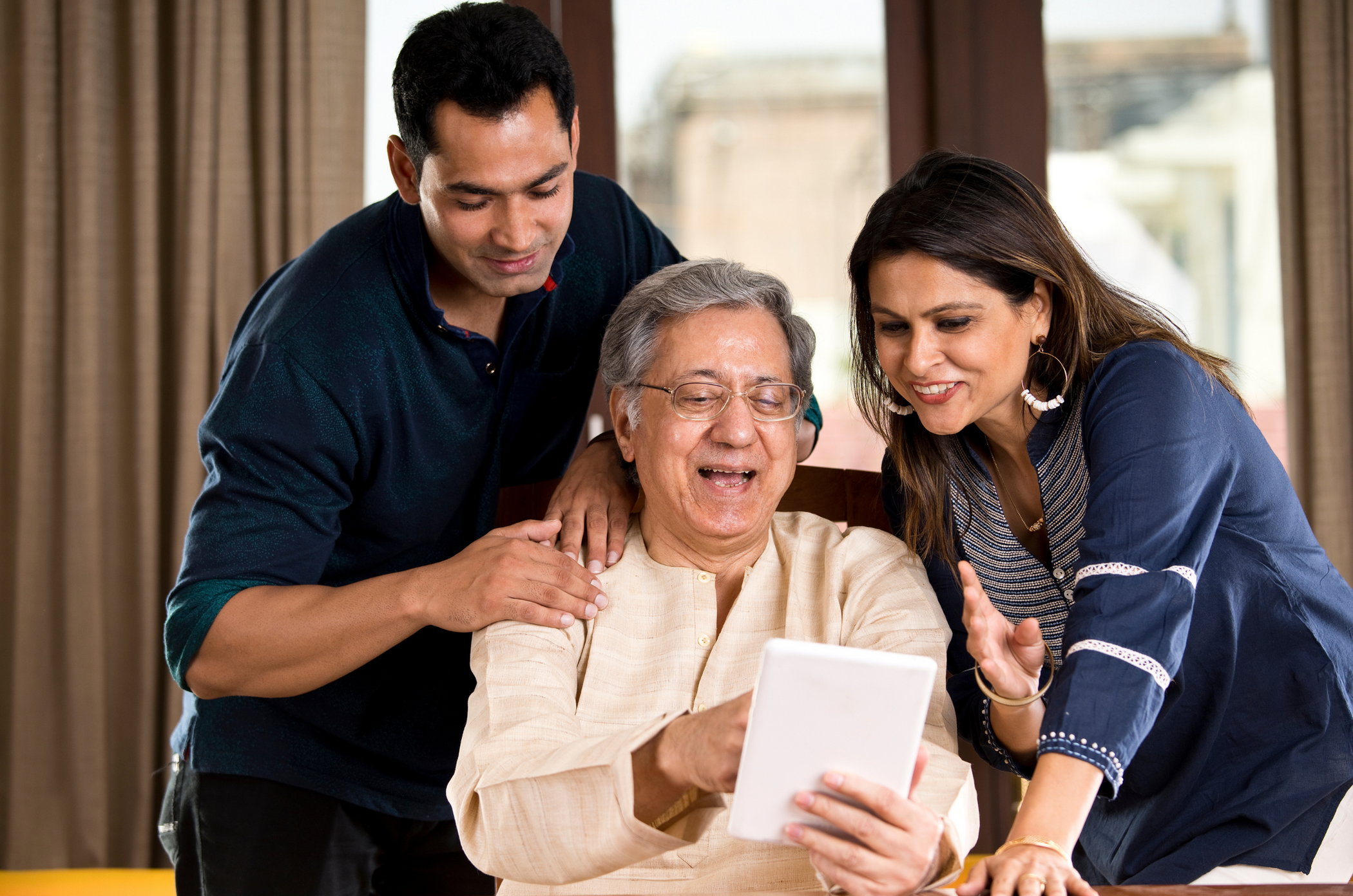 Bilingual Brains: Does Speaking Two Languages Help Memory? | Ivory