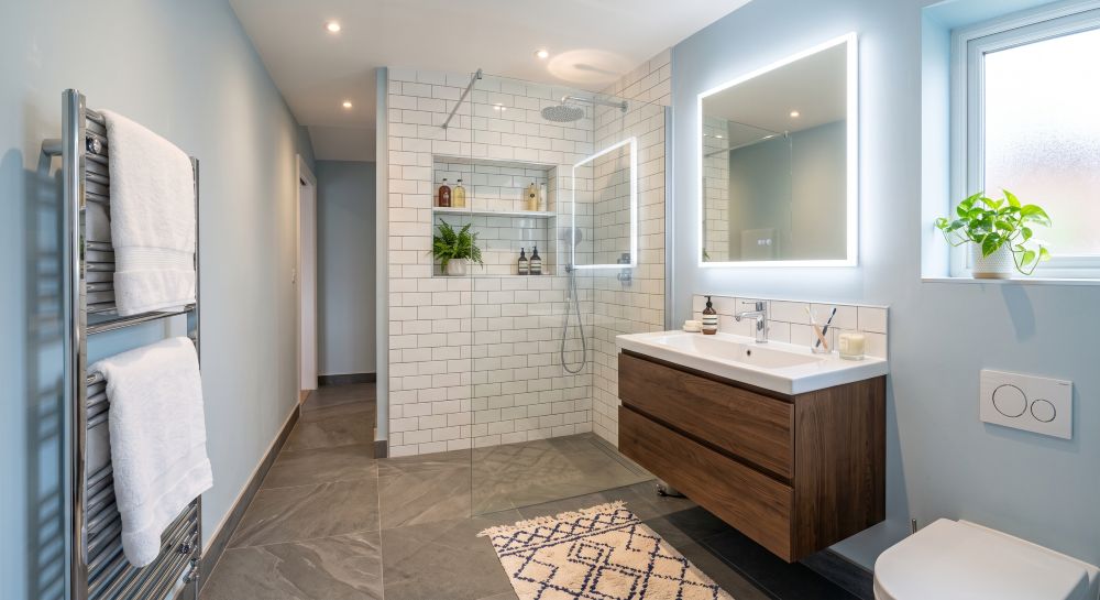 We break down costs by type, labour, tiling, and region
