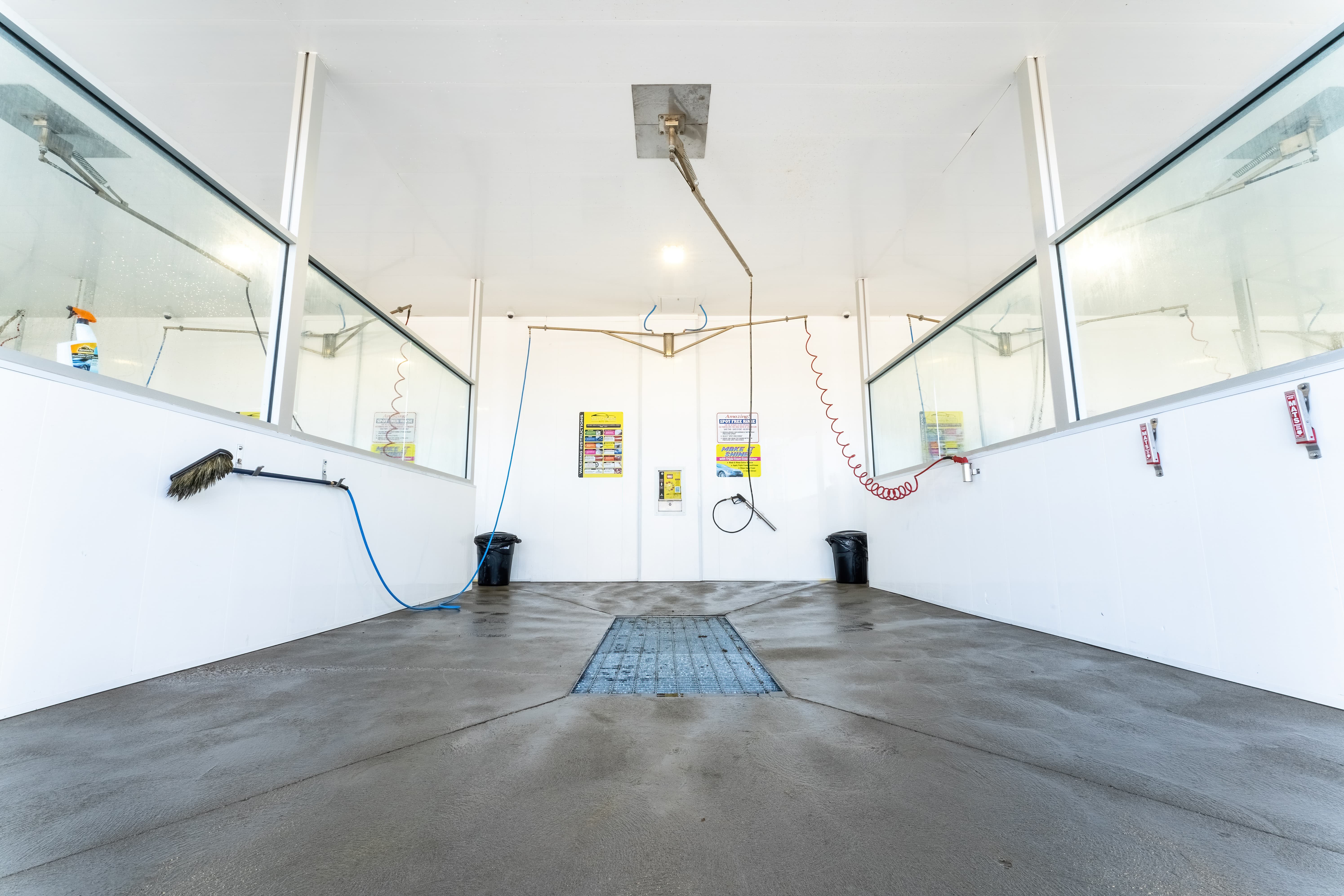 Fleet washing services for company cars and vans at Dry N Shine Auto Spa