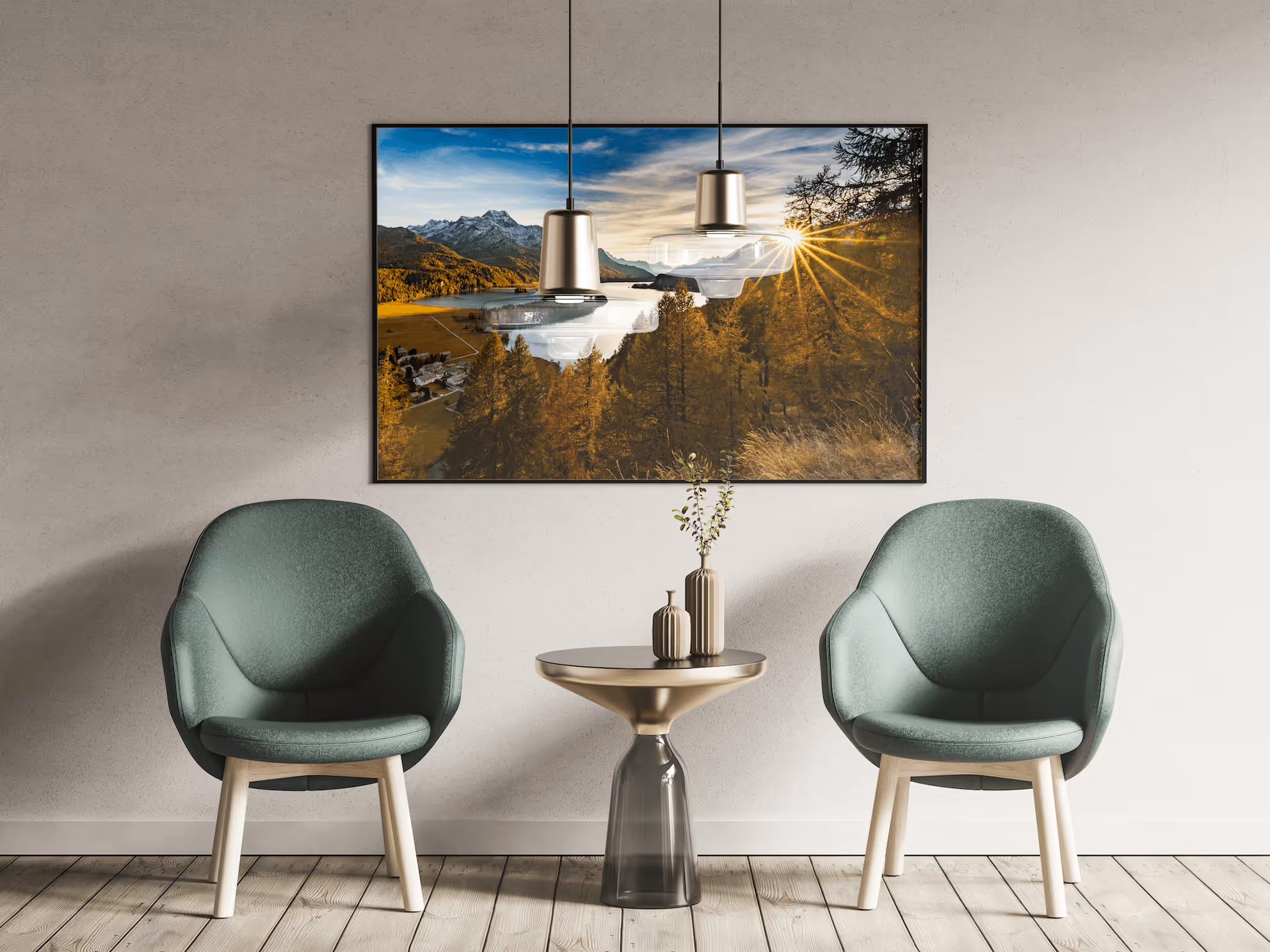 Foto einer Leinwand mit Janet Brantschens Fotografie hinter zwei grünen Sesseln.