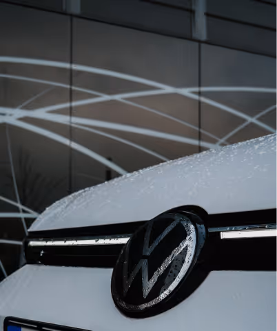 VW Passat Business auf der Straße – Firmenwagen im Abo für Geschäftskunden