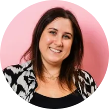 Porträt Christin Blümke, Senior Payroll & People Operations Manager, ginkgo Kunde