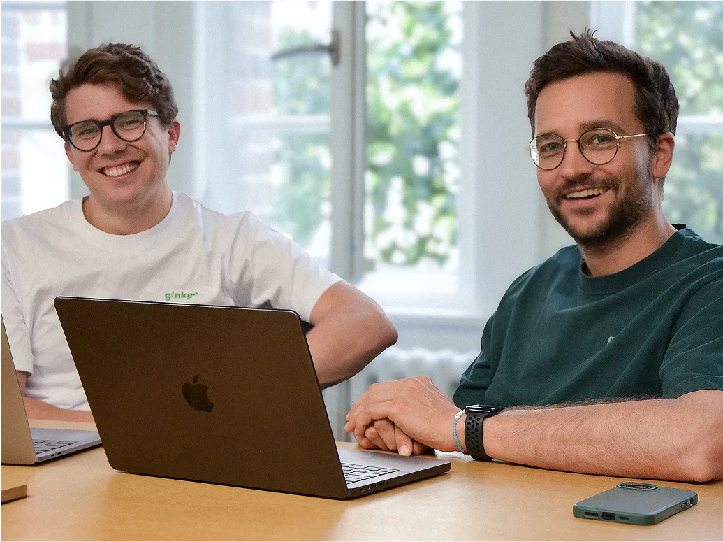 ginkgo Gründer arbeiten und besprechen die moderne bAV Lösung