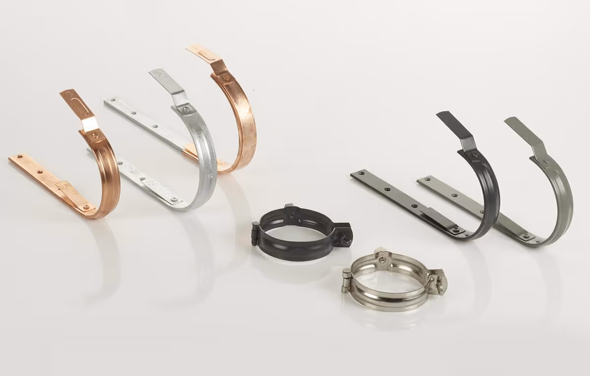 Dank passgenauer Ausführung lassen sich Rinnenhaken schnell und zuverlässig montieren, ohne Nachbearbeitung oder komplizierte Anpassungen.