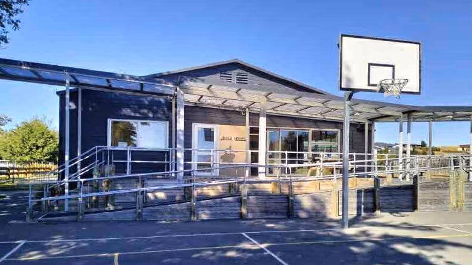 Outside view of Lake Tekapo Primary School
