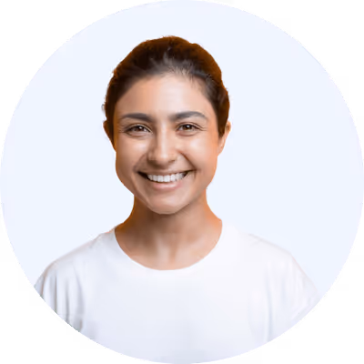 Image of a happy young woman after hiring a Kandua Pro